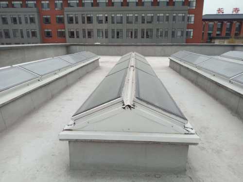 三角型電動采光排煙天窗